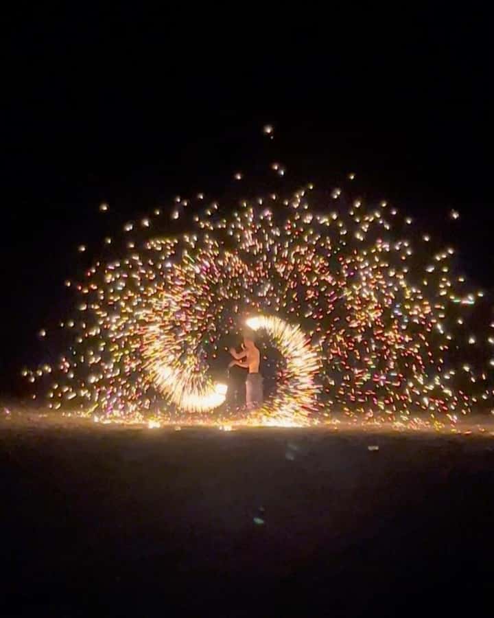 Marrakech: Agafay Desert Sunnet dinner with show - Pickup, photo stops, and the vintage car ride out of town