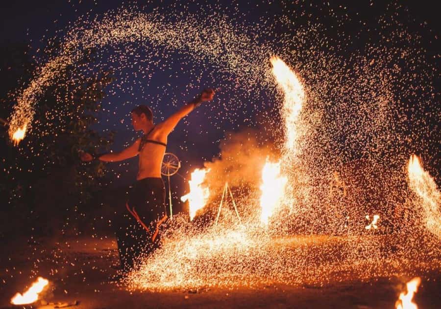 Marrakech: Agafay Dinner Show with Quad/Camel Ride and Pool - Camp arrival: tea, pastries, and the sunset countdown