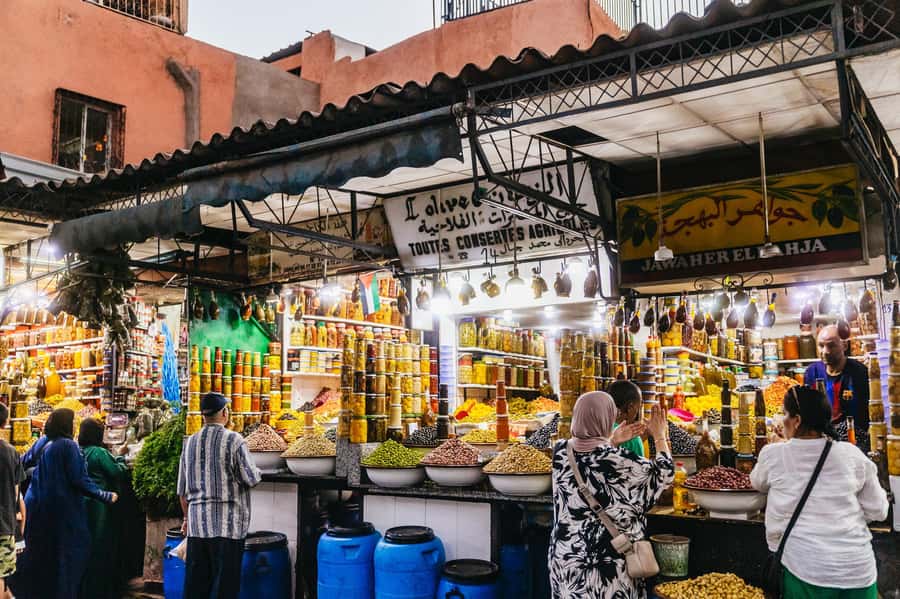 Marrakech: Authentic Moroccan Food Walking Tour & Dinner - Fruit Drinks, Hot Infusions, and Sweet Endings Like Raïb