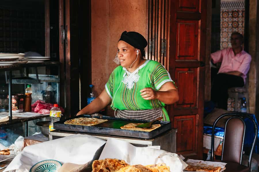 Marrakech: Authentic Moroccan Food Walking Tour & Dinner - Pacing, Group Energy, and Why the Guide Matters