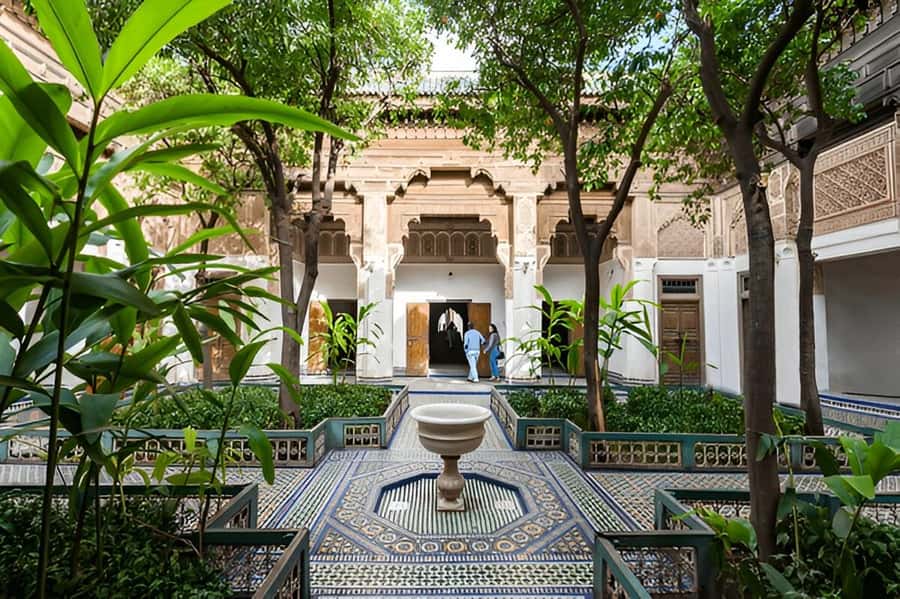 Marrakech: Bahia Palace, Ben Youssef Medersa, & Souks Tour - The souks route: how to shop without getting lost