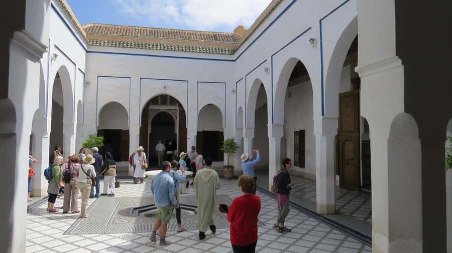 Marrakech: Bahia Palace Guided Tour - Skip-the-Line Access - Ending at Djemaa El Fna: Souks, Smells, and a Way to Navigate