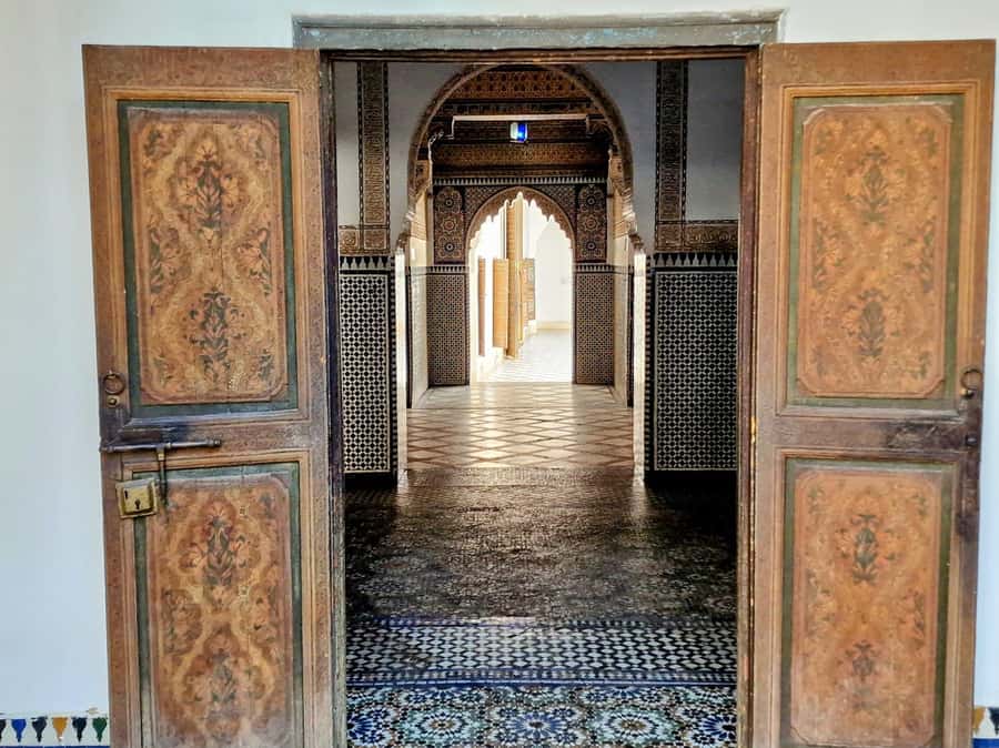 Marrakech: Bahia Palace Guided Tour with Skip-the-Line Entry - Price and options: how to choose the right version without overpaying
