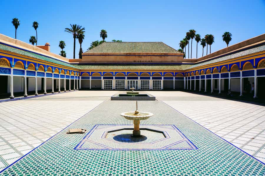 Marrakech: Bahia Palace Guided Tour with Skip-the-Line Entry - Getting started at Cafe ARGANA in Jemaa el-Fna, and how the walk sets the tone