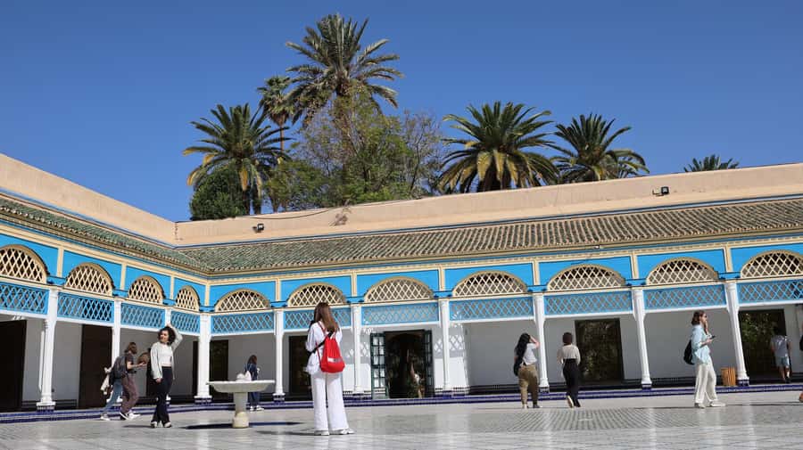 Marrakech: Bahia Palace, Saadian Tombs & Medina Guided Tour - Koutoubia Mosque and Mellah: more than one chapter of Marrakech