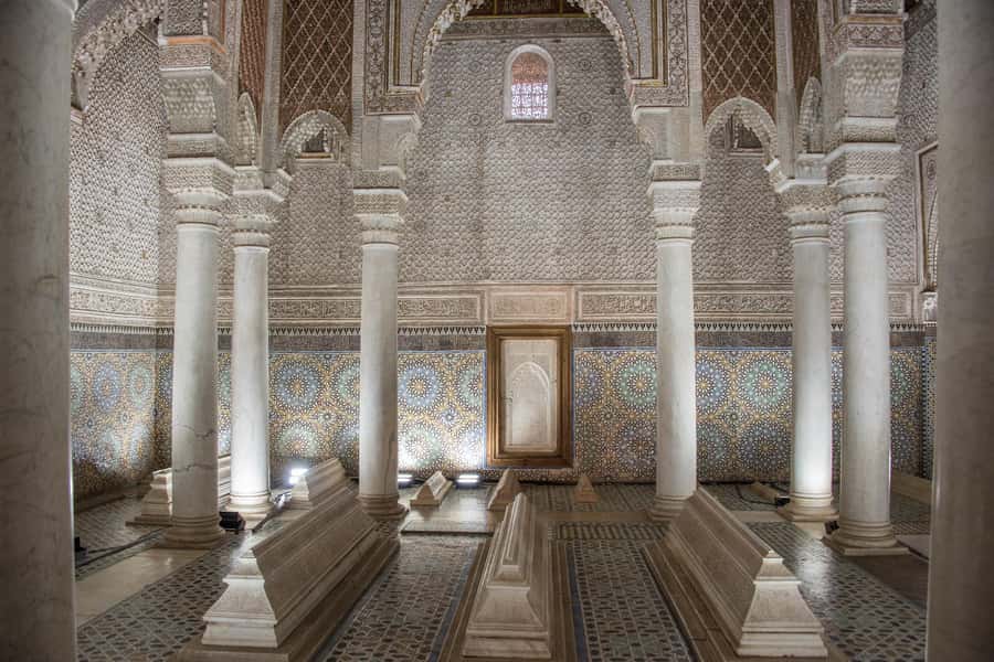 Marrakech: Bahia Palace, Saadian Tombs & Medina Guided Tour - How the walking pace and free time actually works