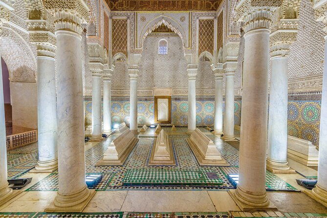 Marrakech: Bahia Palace, Saadian Tombs, Souk and Medina Tour - Bahia Palace: cedar ceilings, quiet courtyards, and the palace mood