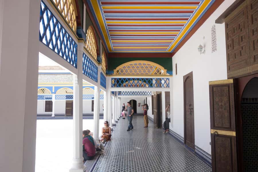 Marrakech: Bahia Palace, Saadian Tombs, Souk and Medina Tour - Timing and pacing: how 4 hours actually feels
