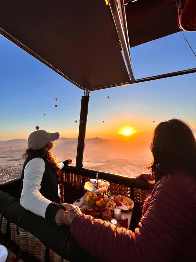 Marrakech: Balloon Flight, Berber Breakfast, and Camel Ride - The balloon flight: pilots, smooth landings, and the photo-friendly angle