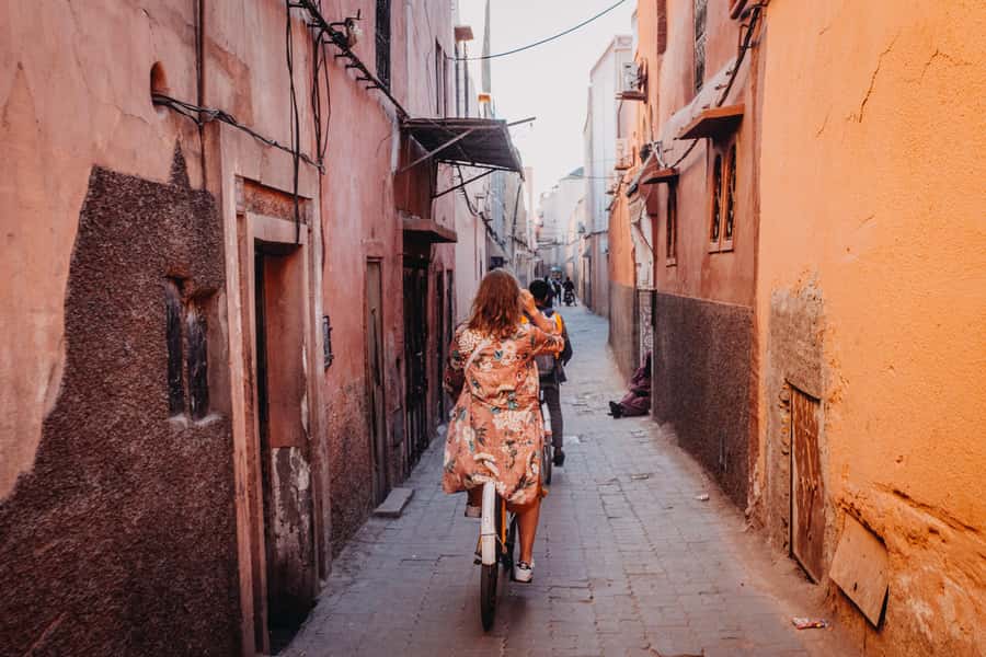 Marrakech: Cultural Bicycle Tour with Pastry and Tea - Place des Ferblantiers break: where rest turns into people-watching