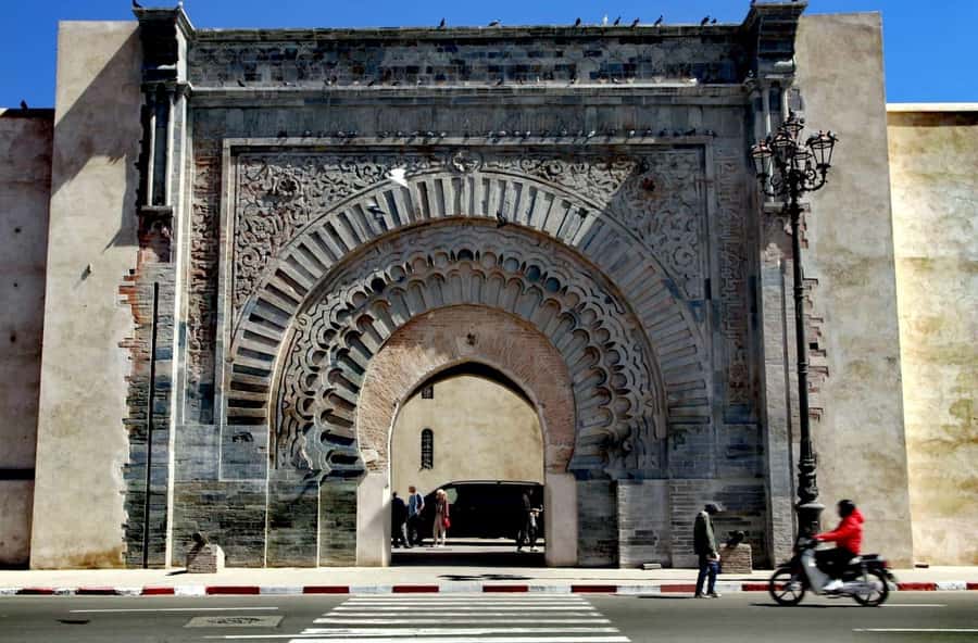 Marrakech: Guided Bike Tour with a local Guide - Menara Gardens: a calm pause that feels earned