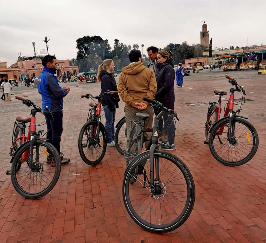 Marrakech: Guided Bike Tour with a local Guide - Jemaa el Fna: the main square’s energy, in a controlled time window