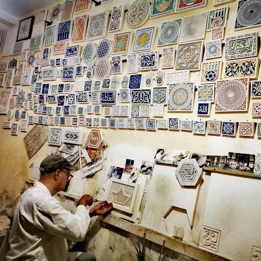 Marrakech Inviting shop around with your local guide - Bargaining Help Without Feeling Trapped