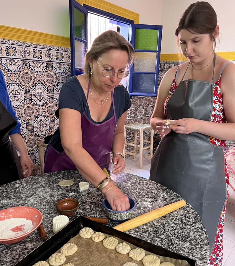 Marrakech: Moroccan Pastries and Tea Class with a Local - The 150 minutes: what the schedule feels like in real life