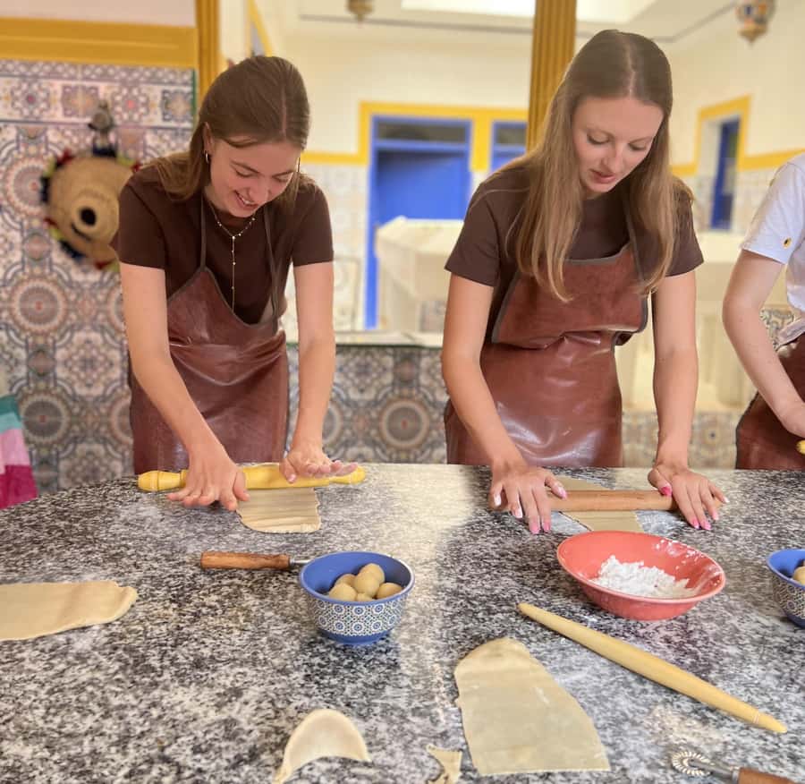 Marrakech: Moroccan Pastries and Tea Class with a Local - Getting there: meeting point basics and why they matter