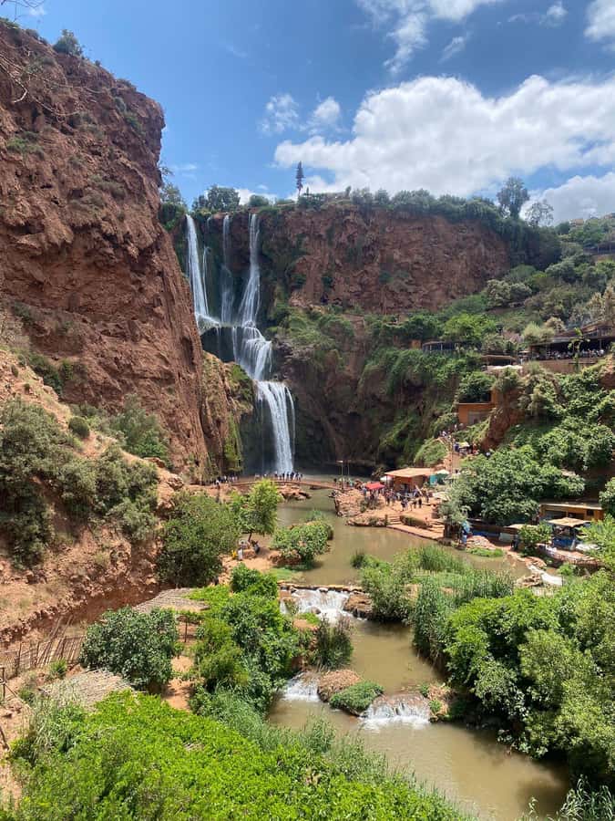 Marrakech : Ouzoud Waterfalls & Guided Tour & Boat Ride - Lunch by the falls: tagine, local restaurants, and when to buy drinks