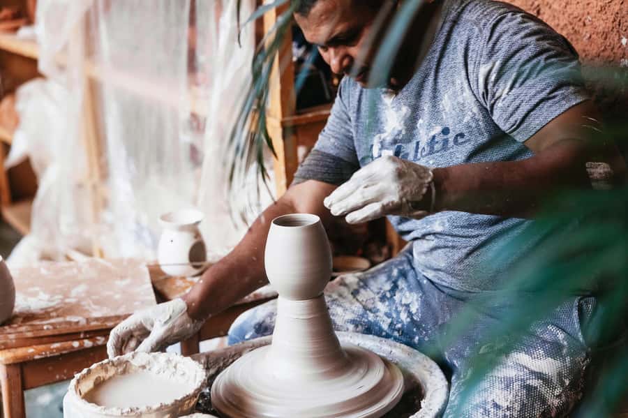 Marrakech: Pottery Workshop with Moroccan Tea - Languages and support: getting help when you need it