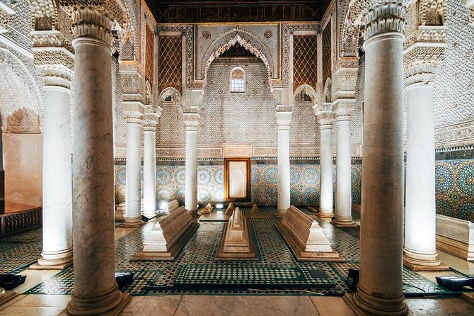 Marrakech: Private Guided Half-Day City Tour - Mellah and Jemaa el-Fnaa: the contrast that makes Marrakech feel real