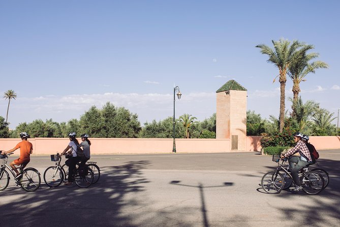 Marrakech’s Best Cycling Tour: Culture, Colors, and Charm - Koutoubia Mosque Area and the Spice Souk Moment