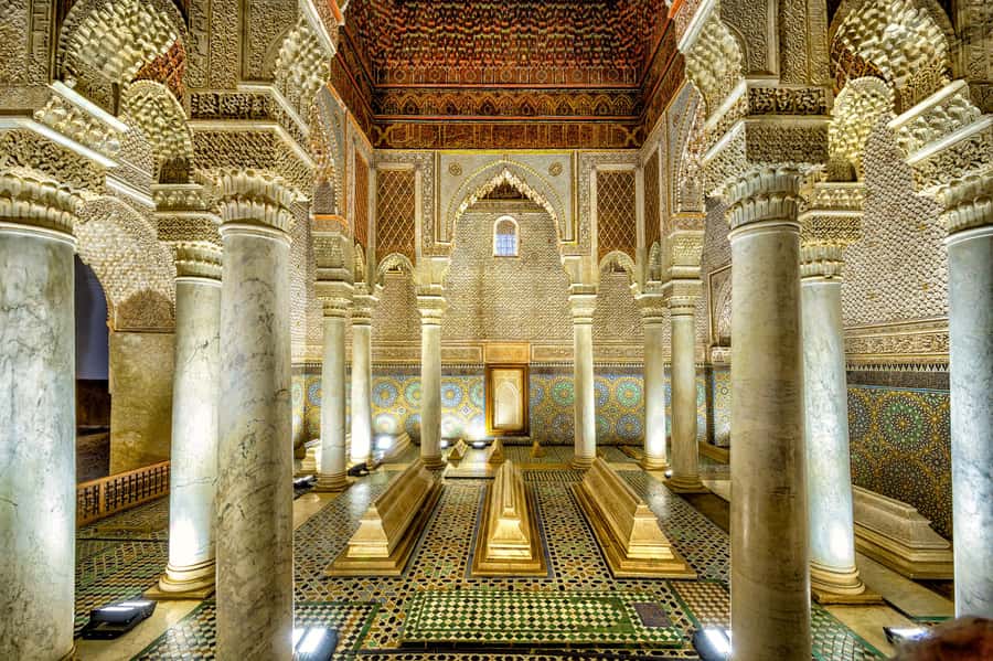Marrakech: Saadian Tombs, Bahia Palace, Medina and Souk Tour - Getting Oriented at Cafe Restaurant ARGANA and Djemaa el-Fna