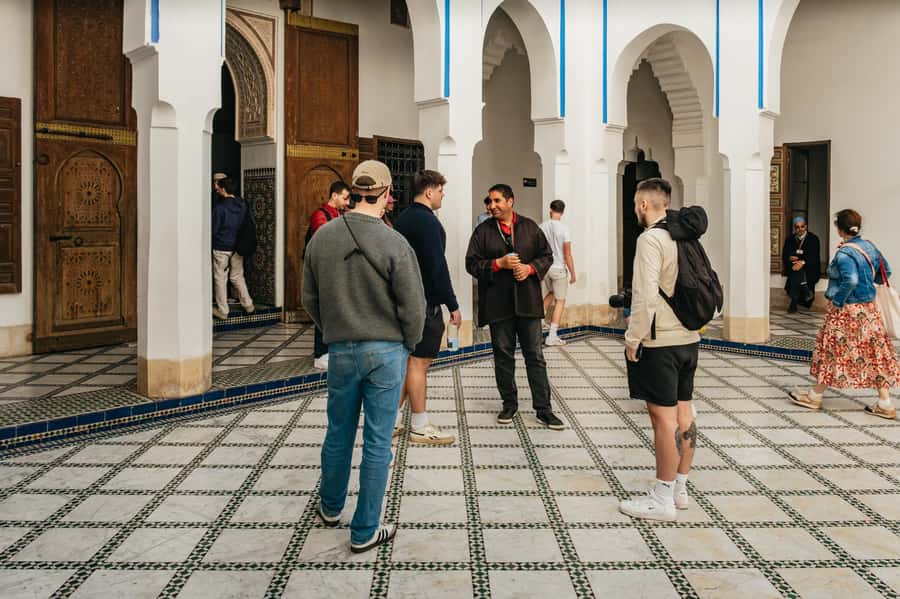 Marrakech: Saadian Tombs & Bahia Palace, Medina Guided Tour - Price and value: the $18 tour plus cash monument fees