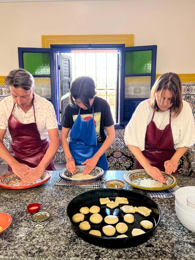 Marrakech: Traditional Moroccan Crepes & Bread Cooking Class - The 2-hour flow, from dough work to mint tea ritual