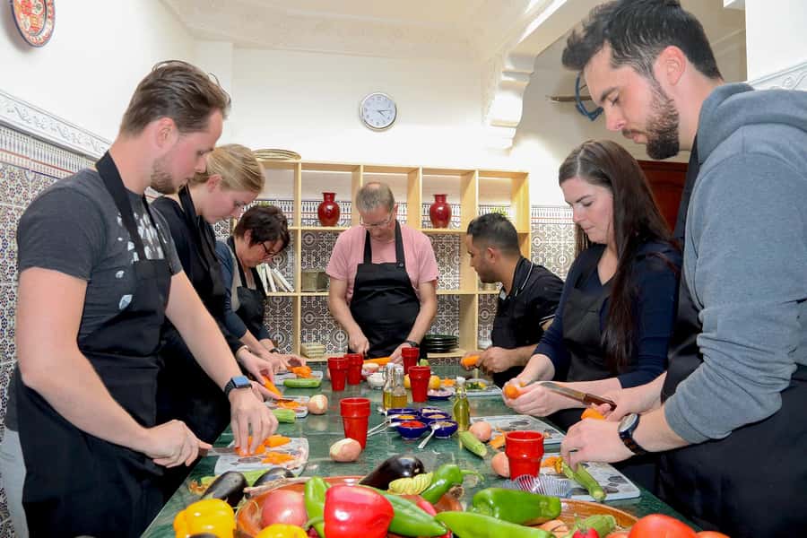 Marrakesh: Moroccan Dishes Cooking Class with a Local Chef - The Buffet Feast: Eating What You Cook, With Bread and Tea