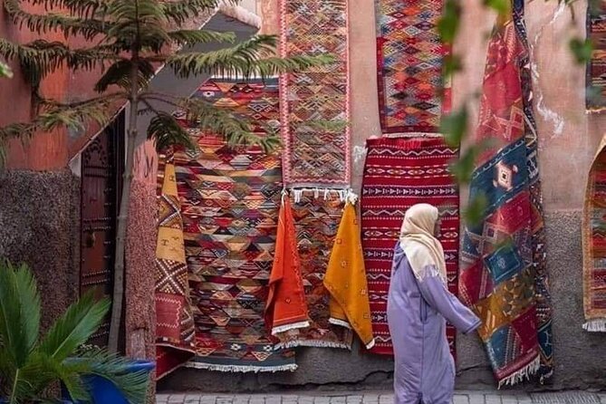 Medina of Marrakech Walking Tour - Souks: experiencing the markets without turning it into chaos