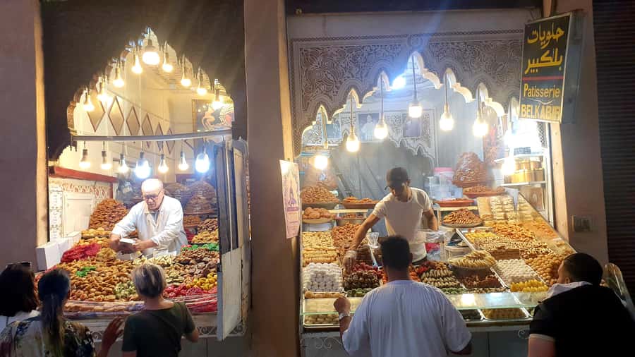 Medina Tasting Tour: Experience Local Street Food & Culture! - Finding your guide at Poste du Maroc by Jemaa el Fna