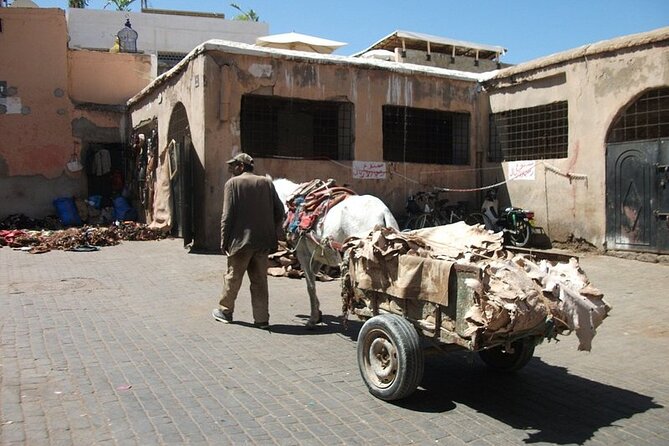 Medina Walking Tour Secrets - Jemaa el-Fnaa: storytellers and a guided look at medieval context