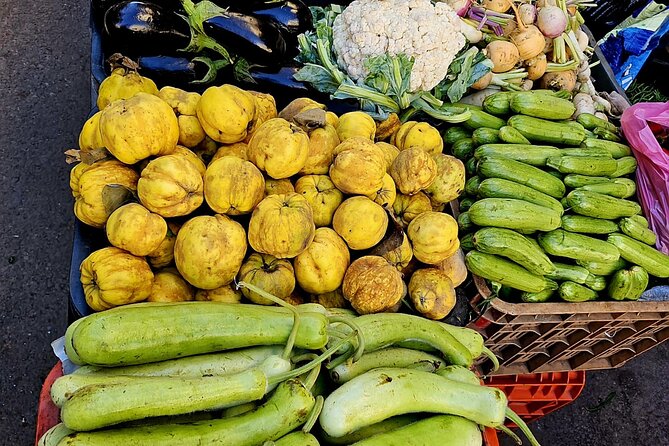 Old local Market visit+Moroccan cooking class with a local family - Inside the family dinner vibe: what to expect when you eat together