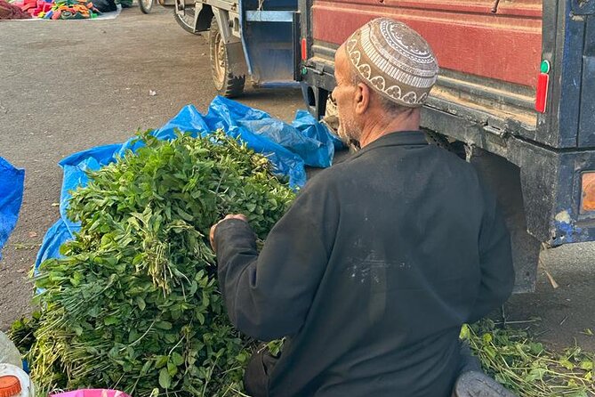 Old local Market visit+Moroccan cooking class with a local family - Logistics that make it easier: group size, transport, and timing
