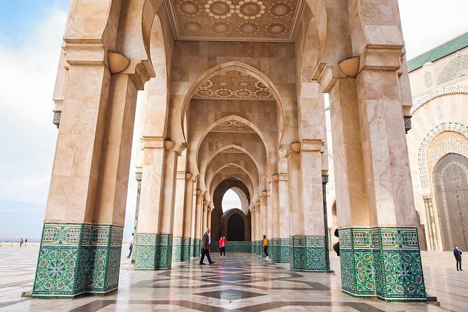 Private Guided Tour of Casablanca Including Mosque Entrance - Craft Moroccan stop, what the included entry actually gets you