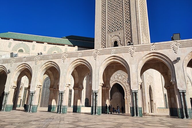 Skip the line Hassan 2 mosque Premium Tour entry ticket included - Guide quality and group size: what I’d watch for