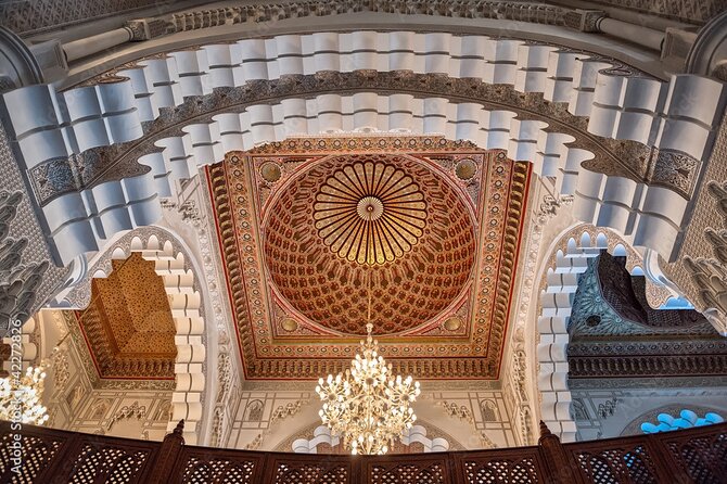 Skip the line Hassan II Mosque guided Tour entry tickets included - Getting to the meeting point on Rue de Tiznit without headaches