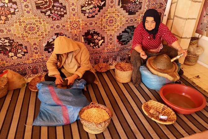 Small-group Day Trip to Essaouira from Marrakech - Fish market lunch near the old port