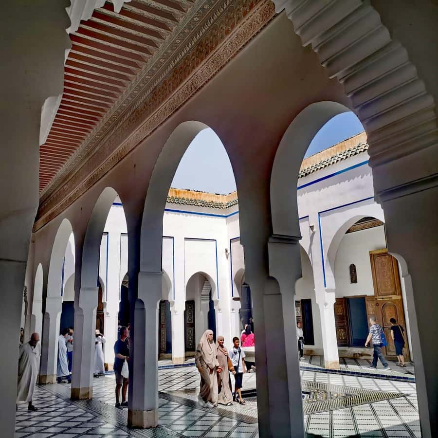 Sparkling Marrakech through the eyes of your local Guide - Souk Semmarine shopping, plus artisan workshops that make sense