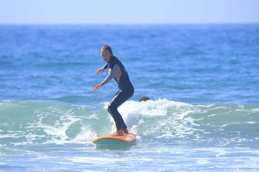 Surf Lessons with Local instructor - The 150-Minute Lesson Flow (What Happens From Meeting to Drop-Off)