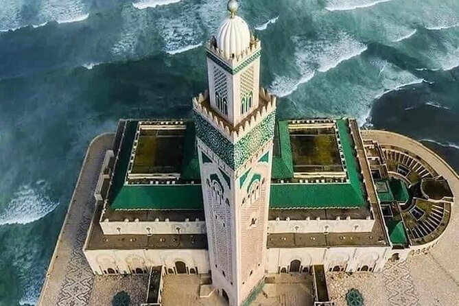 Tour of Casablanca from cruise or hotels, guided tour. - Old Medina, Place Marishal, and the Square of Mohammed V: seeing real street rhythm